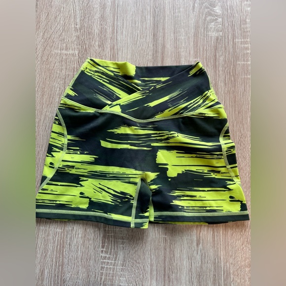 Alphalete shorts. Worn a few times, like new - Picture 3 of 3